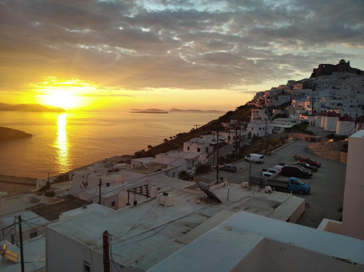 Appartement Θέαστρον - Theastron House With Great View In Chora à Pera Gyalos Extérieur photo