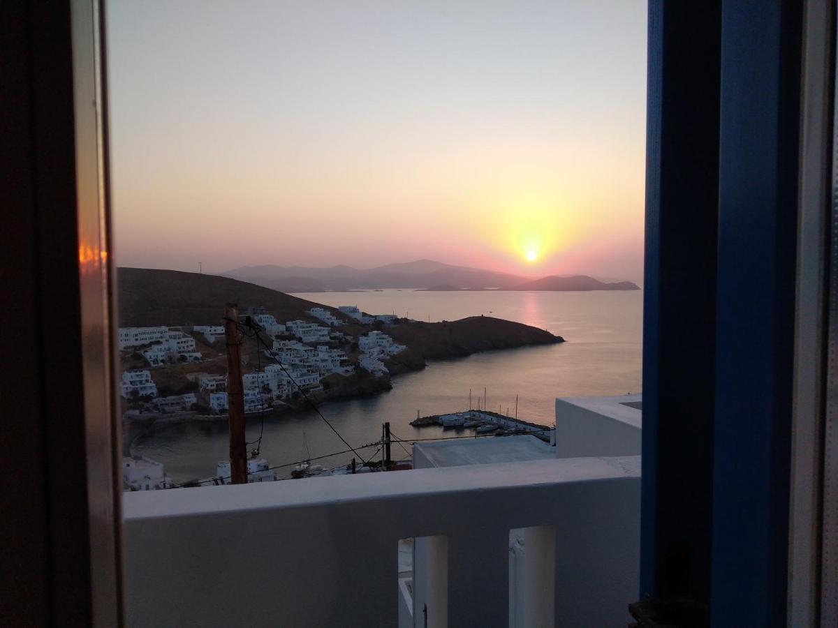 Appartement Θέαστρον - Theastron House With Great View In Chora à Pera Gyalos Extérieur photo