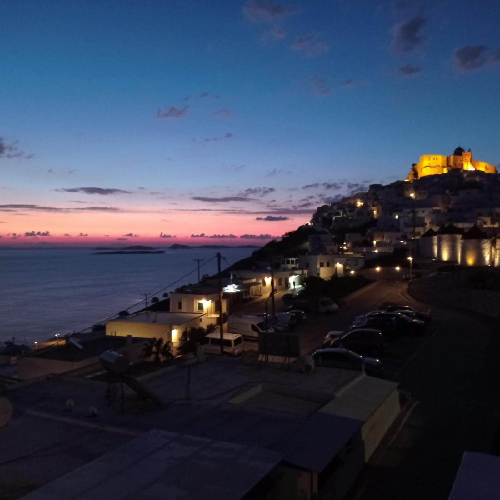 Appartement Θέαστρον - Theastron House With Great View In Chora à Pera Gyalos Extérieur photo