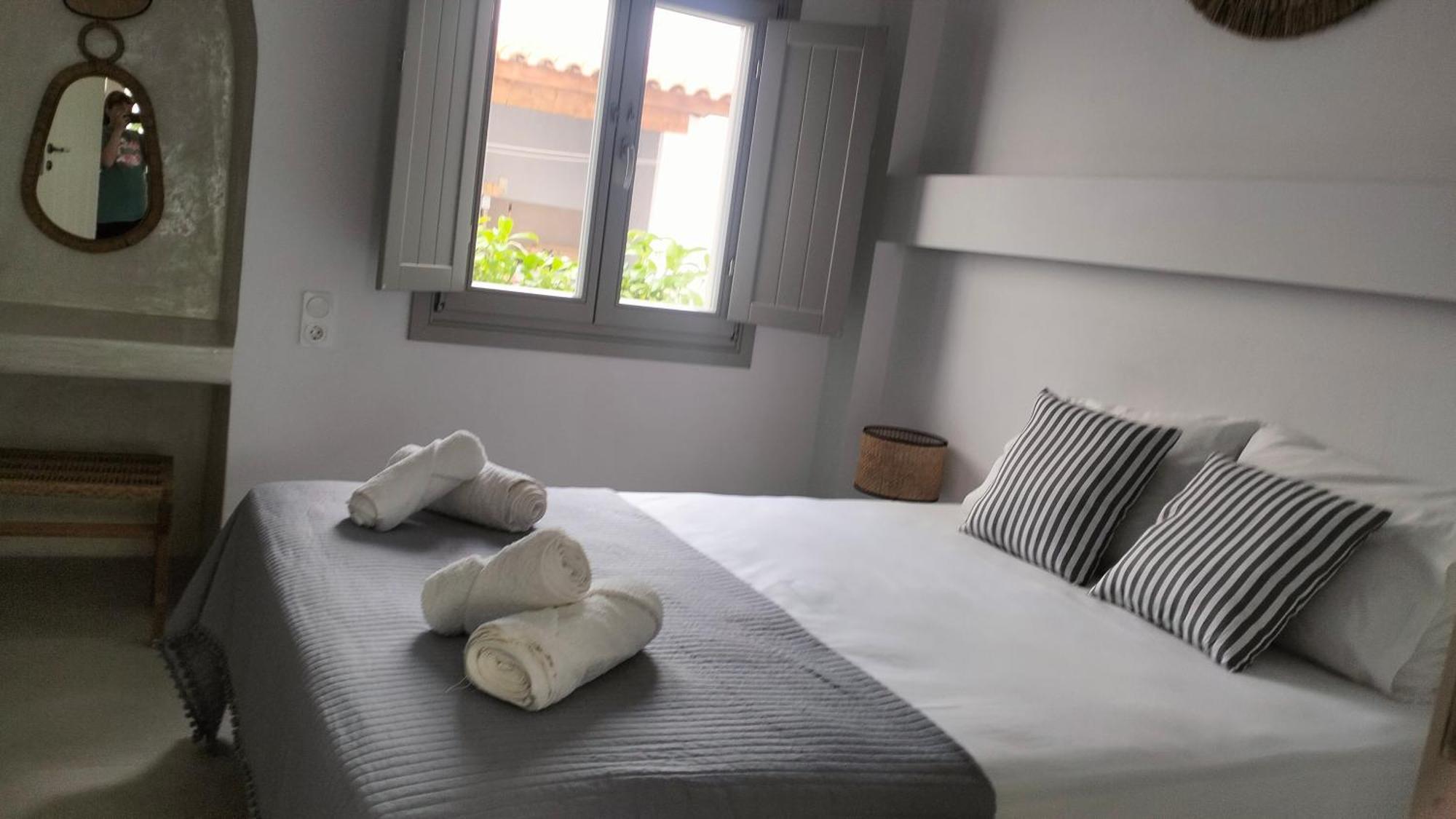 Appartement Θέαστρον - Theastron House With Great View In Chora à Pera Gyalos Extérieur photo