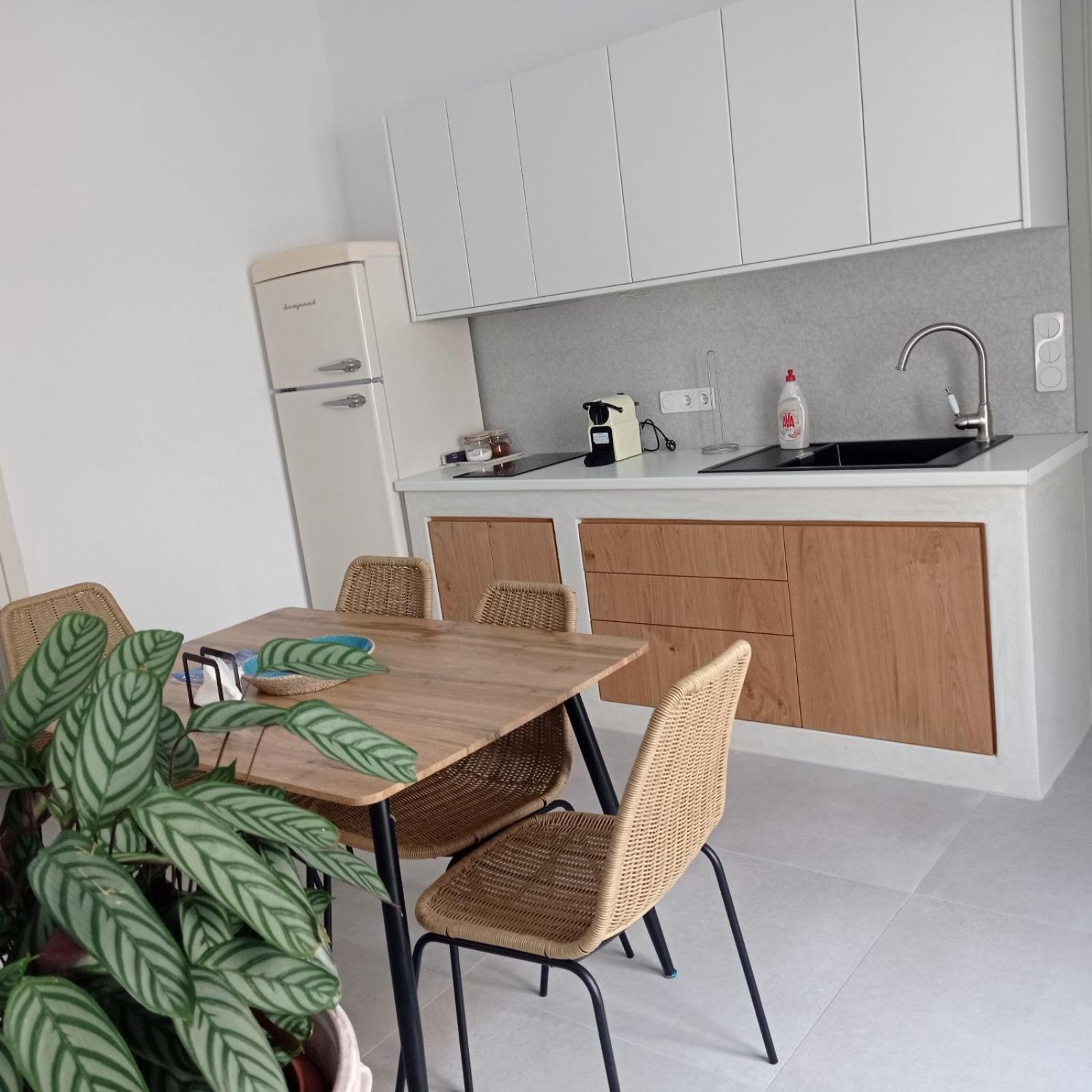 Appartement Θέαστρον - Theastron House With Great View In Chora à Pera Gyalos Extérieur photo